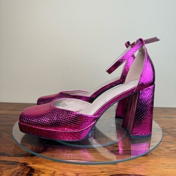 BP. Be Proud Pride Gender Inclusive Fynn Ankle Strap Platform Pump - Picture 2 of 14